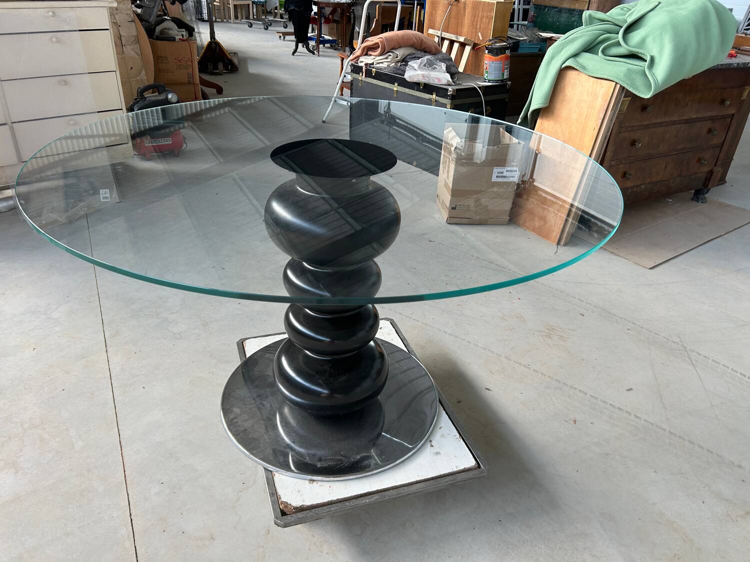 Round glass table