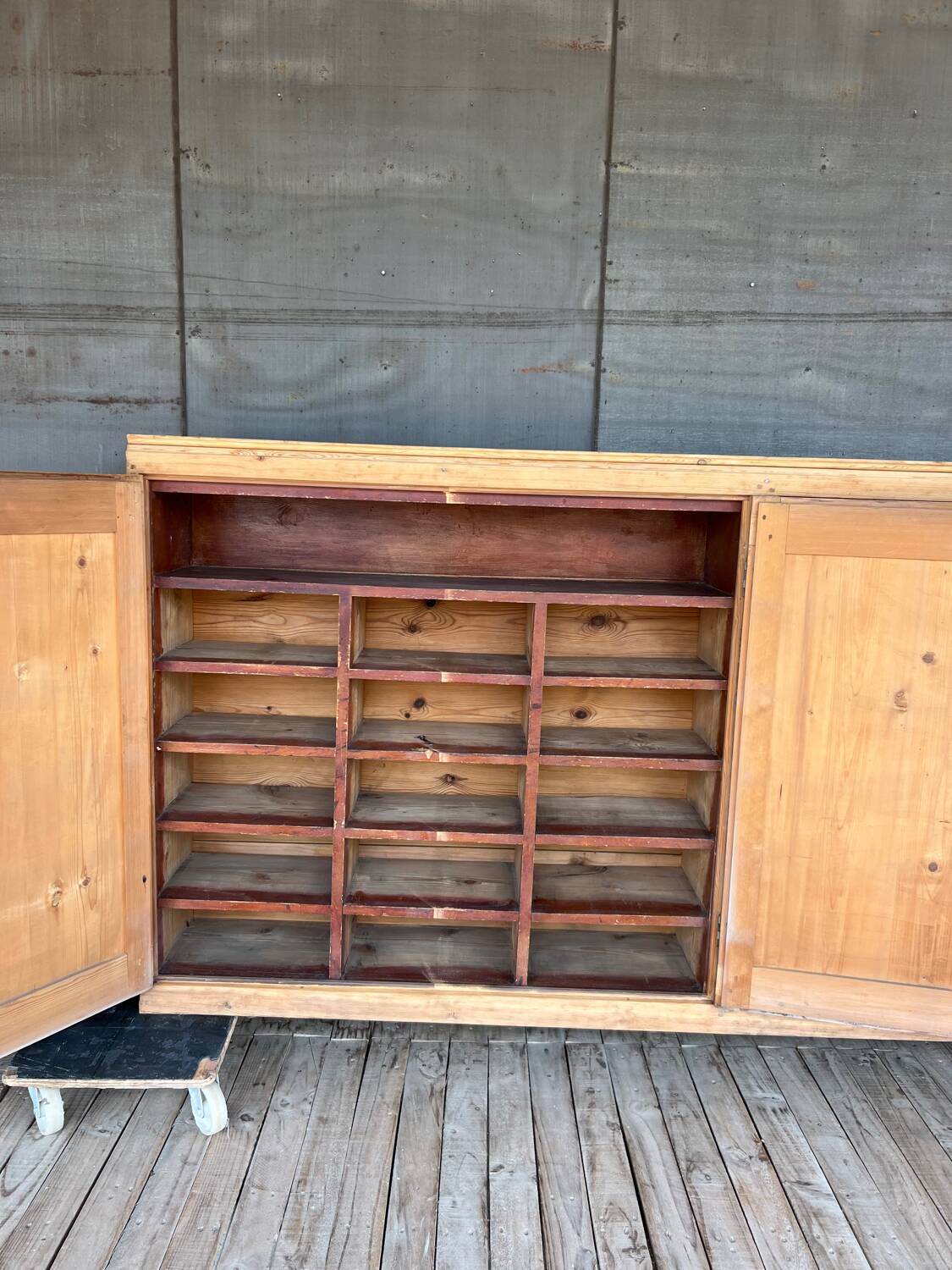 Raw wood craft furniture