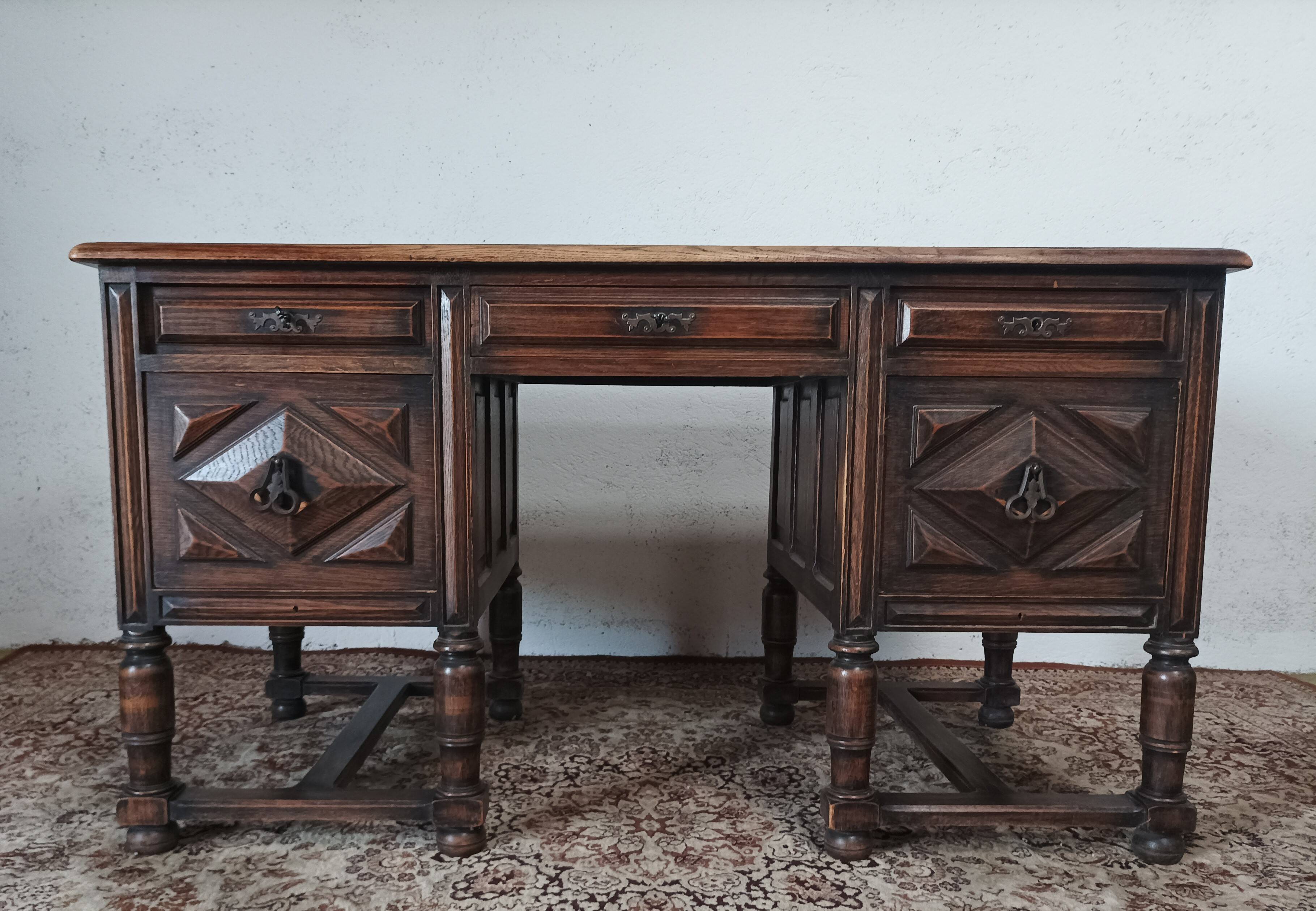 Mazarin Louis XIII style oak desk