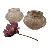 Deux anciens sucriers en verre travaillé transformés en mini vases