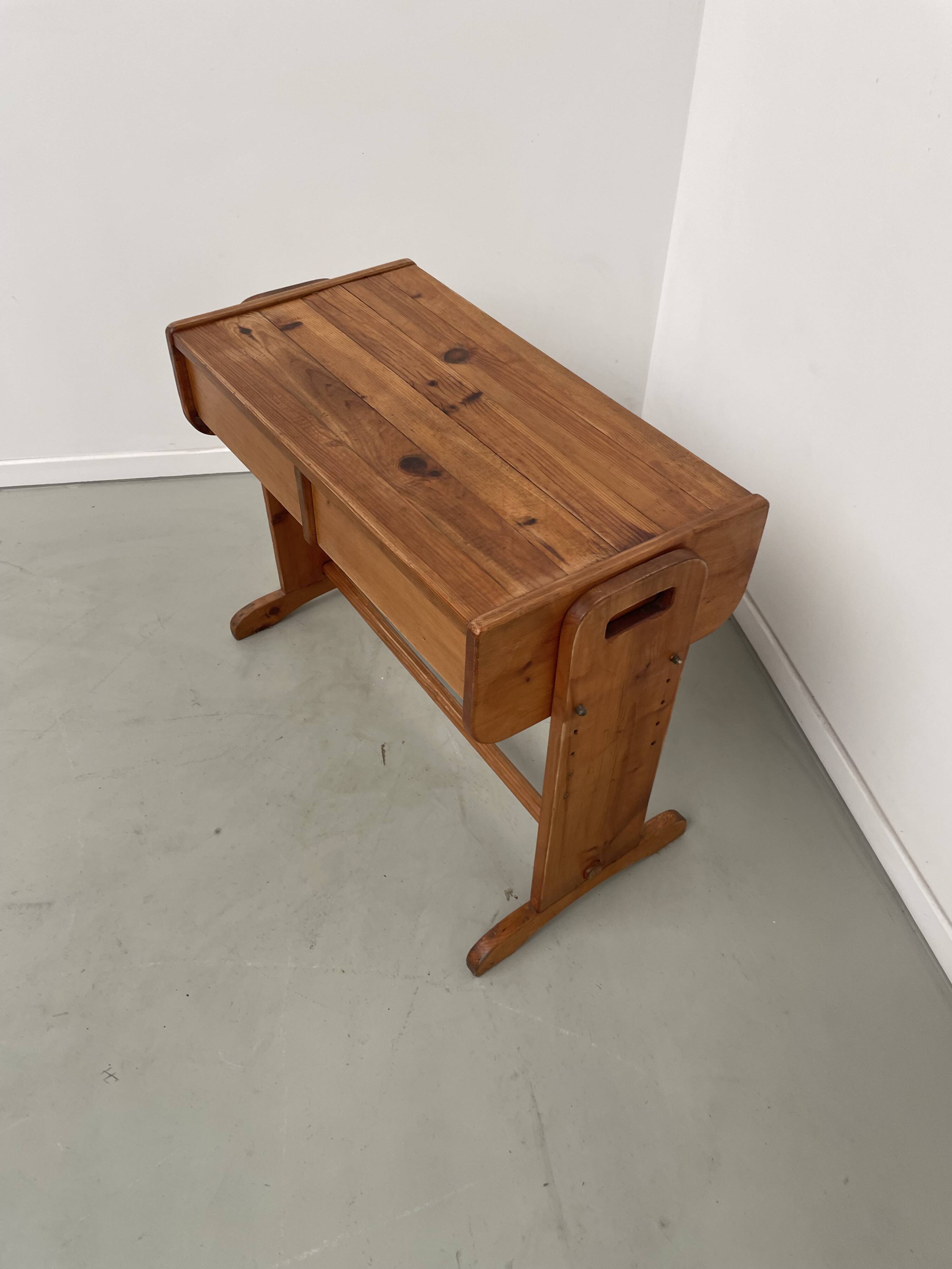 Children's pine desk from the 80s