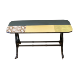 Table basse avec dessus en cuir