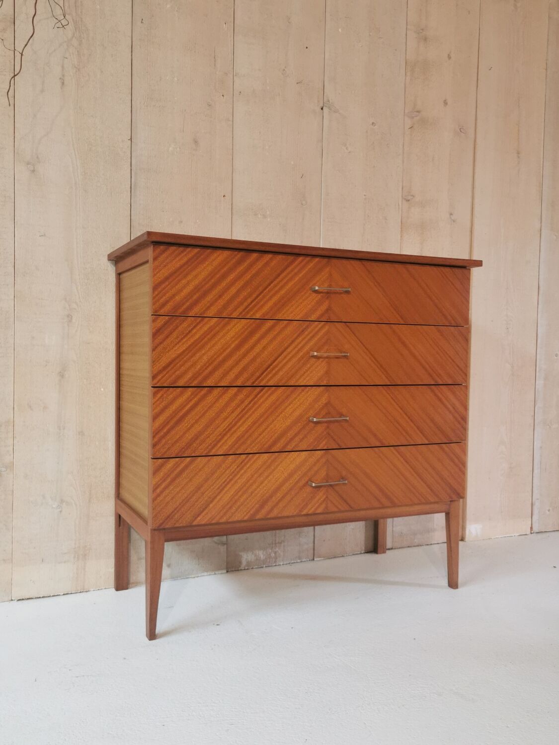 Commode vintage