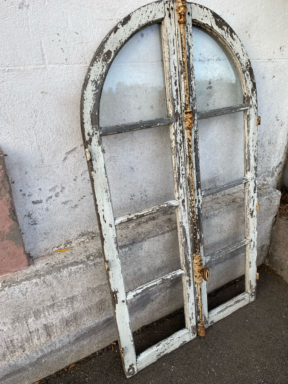 Arch window frame
