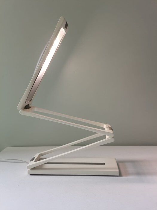 Italian desk lamp "Chain" by Ilaria Marelli for Nemo