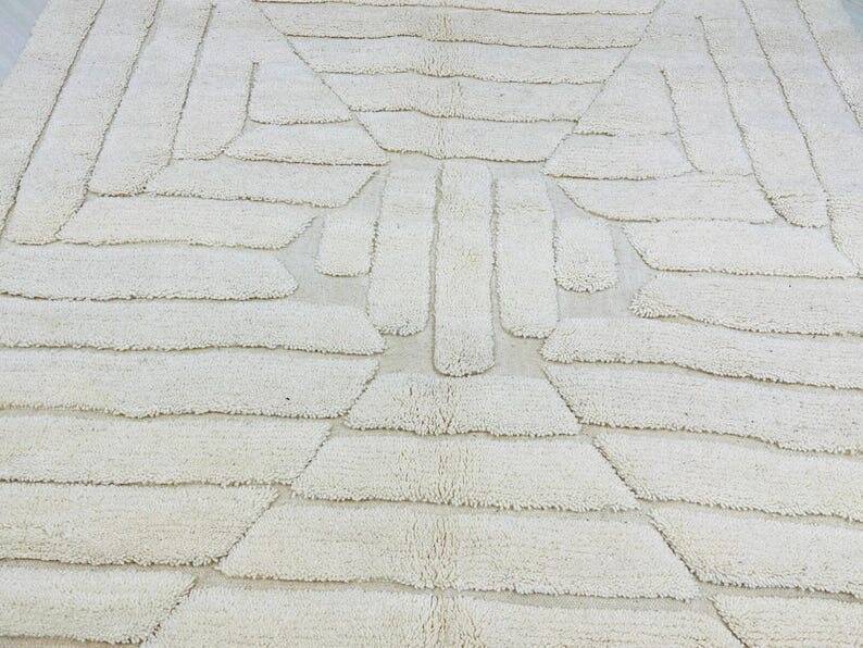 Handmade pure wool rug, size 150/250 cm.