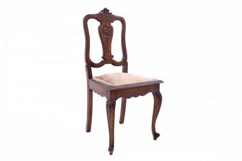Set of six antique chairs from around 1900, France. After renovation.