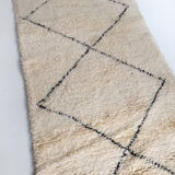 Moroccan Berber carpet Beni Ouarain with black diamonds 285x82cm