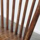 Ensemble de 8 chaises Windsor vintage en bois à dossier fuseau des années 1970