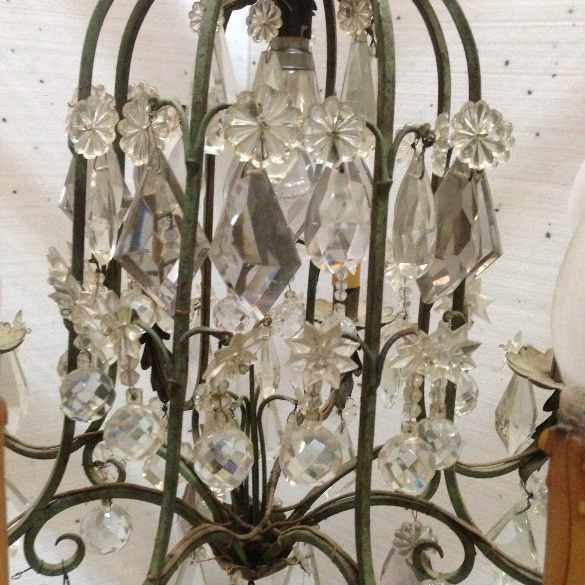 Chandelier Louis XV has tassels