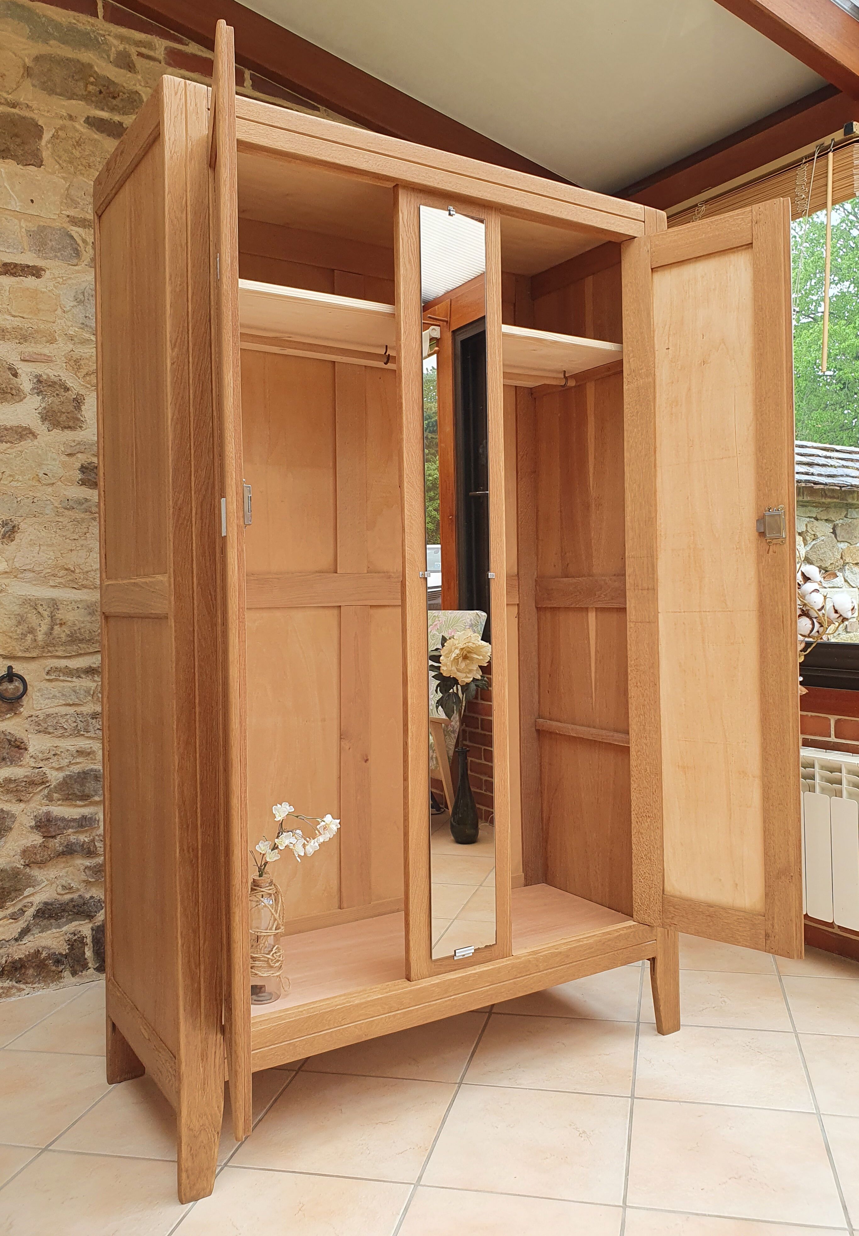 Armoire parisienne