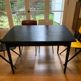 Table scandinave noire