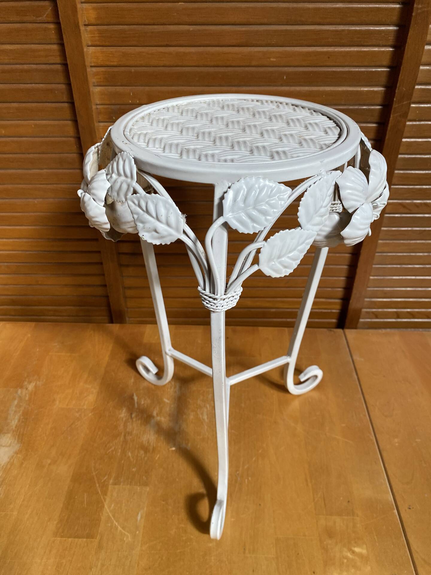 Table Appoint Guéridon Ancien Métal Blanc Décor Fleurs Vintage #E383