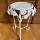 Table Appoint Guéridon Ancien Métal Blanc Décor Fleurs Vintage #E383