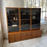 Mahey bookcase in elm and XXL brass