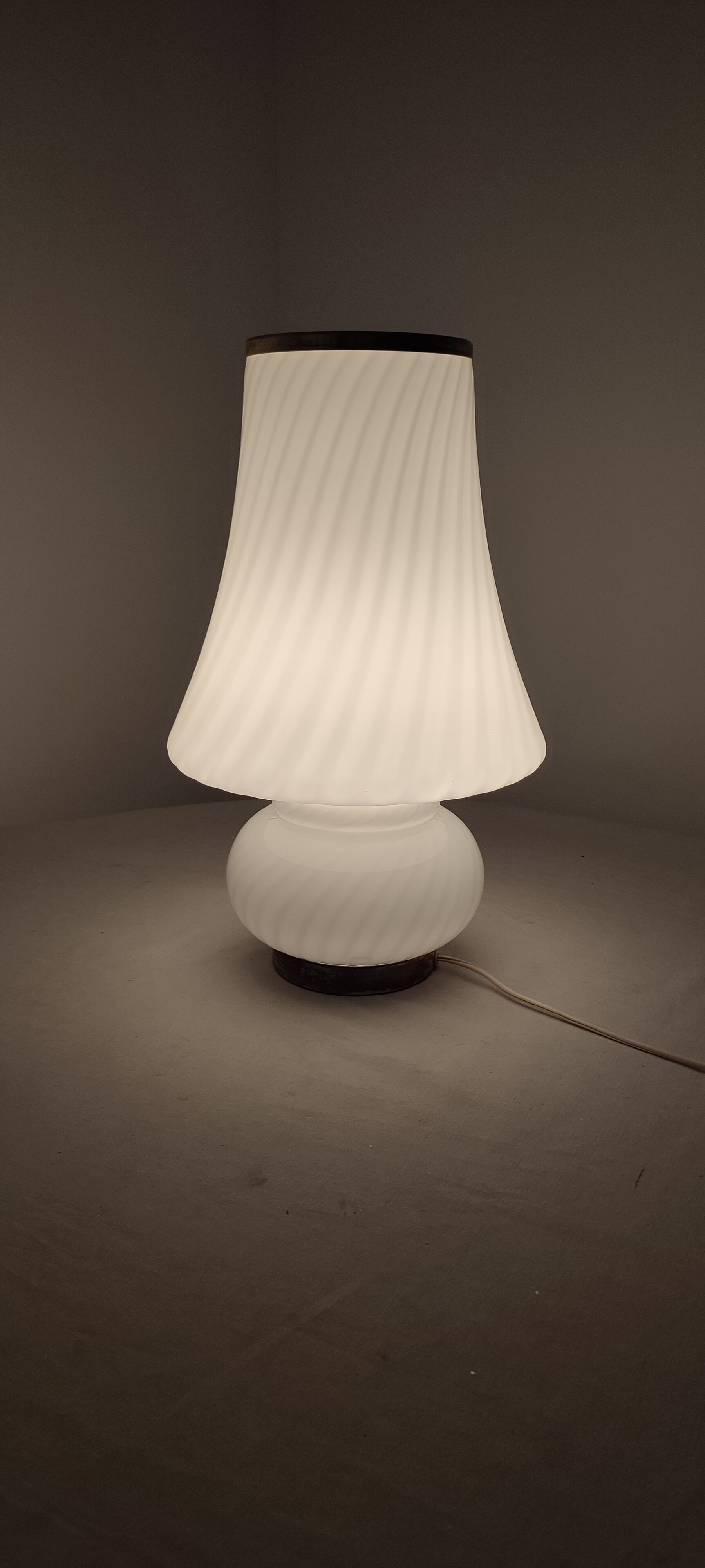 Lampe de table en verre de Murano « champignon ». Italie, années 1970.