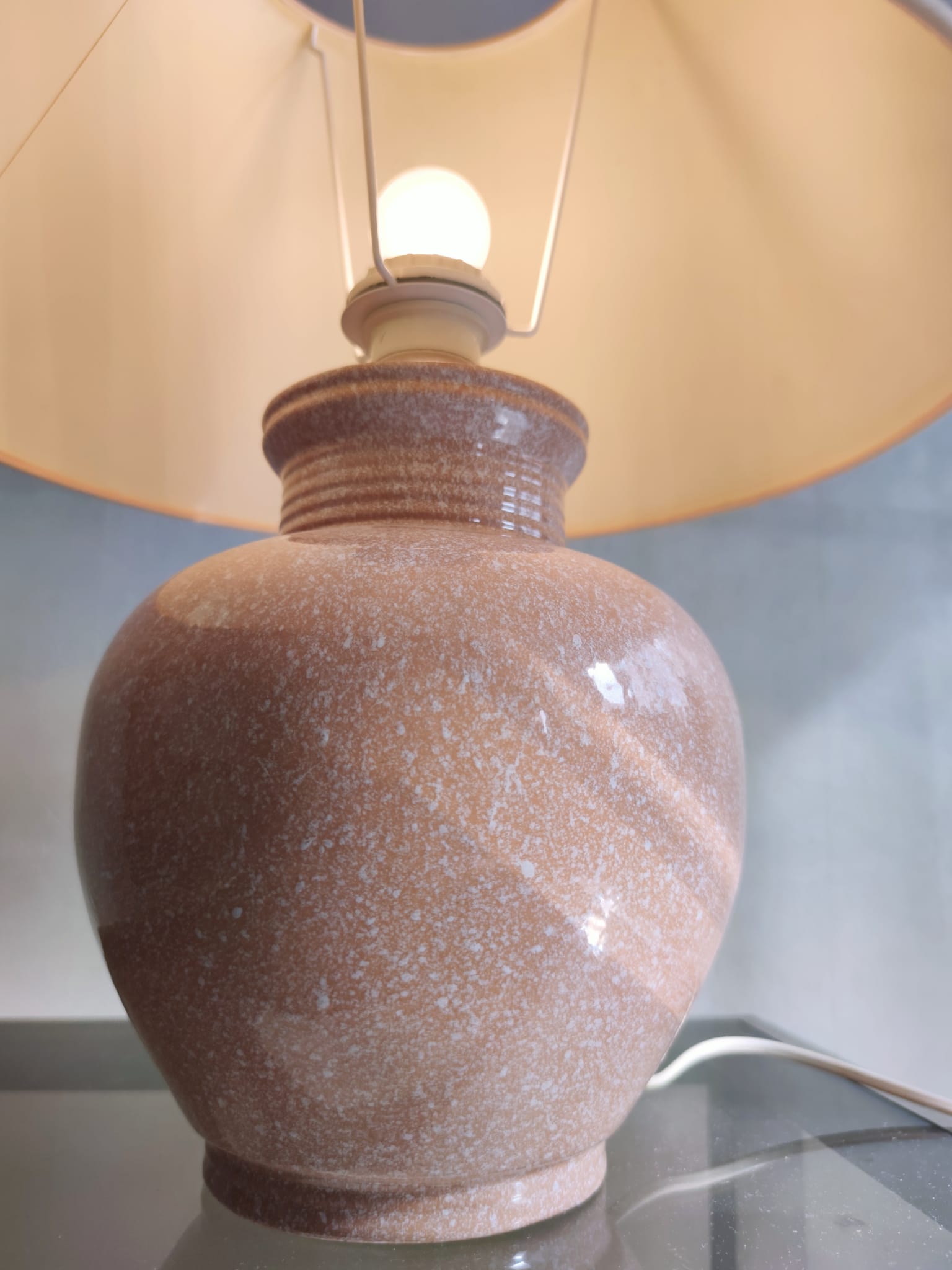Pink ceramic ball lamp with lampshade