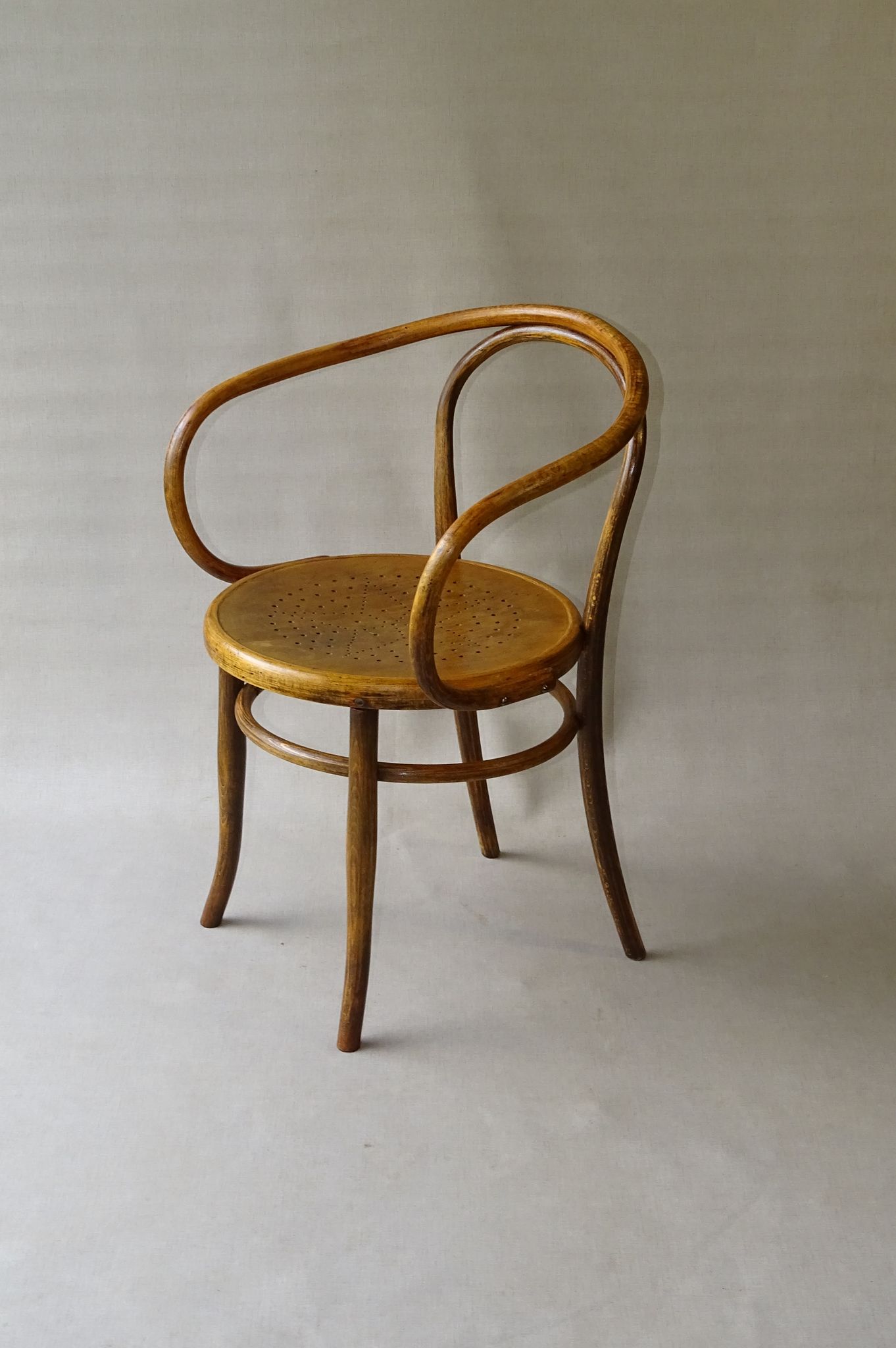 Armchair Le Corbusier by Fischel 1915 seat wood Etoile