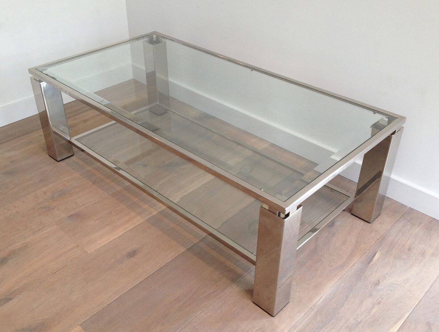 Table basse moderniste chromée. Travail français. Vers 1970