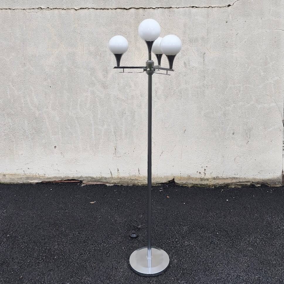 Space age floor lamp, chrome and opaline glass, 1970.