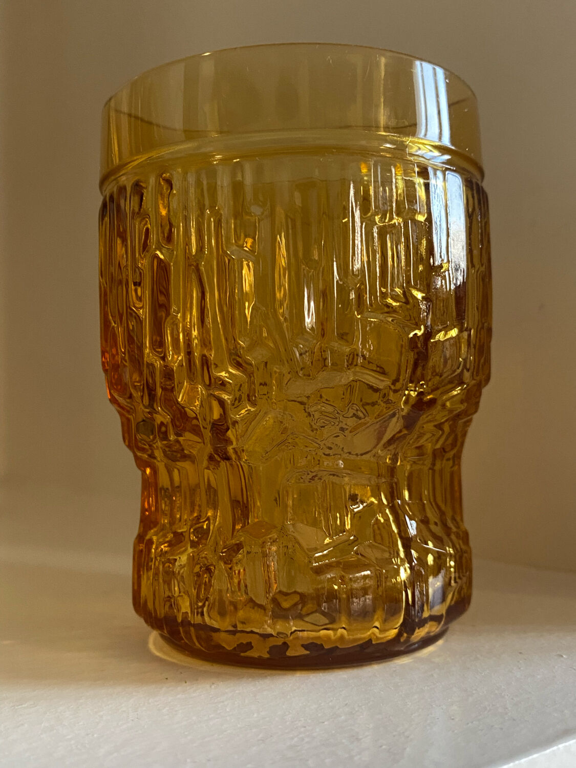 Service à orangeade en verre ambré comprenant une carafe et six verres