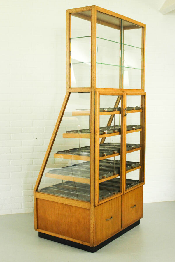 Vitrine Unique, Complète Et Originale, Authentique En Chêne, Années 1950