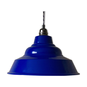 Blue metal workshop suspension