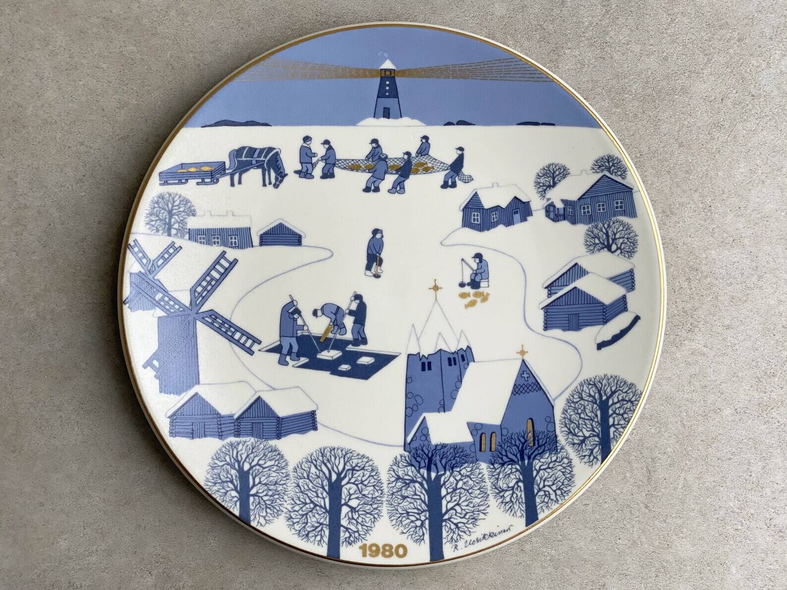 Vintage Raija Uosikkinen for ARABIA Christmas wall plate - 1980 original box included