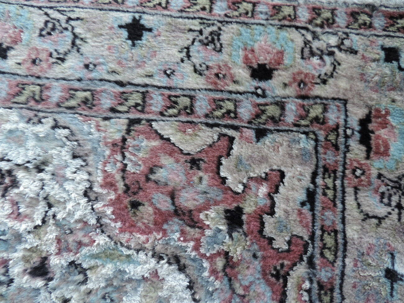 handmade old oriental rug 156x190cm