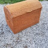 Trunk of the 70s in sea rush