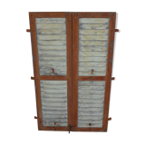 Two-tone shutters