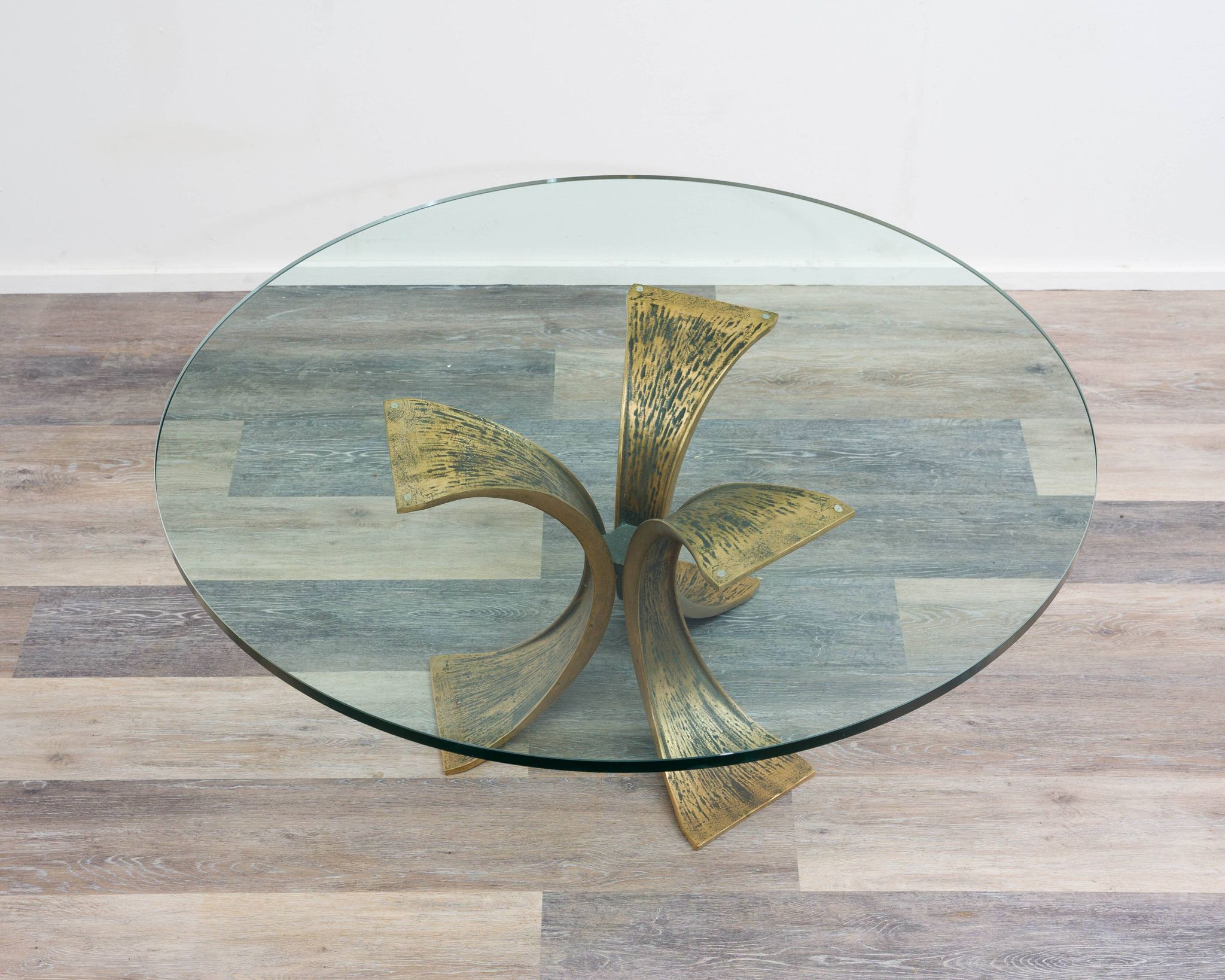 Glass coffee table, 80s design, Luciano Frigerio. Brutalist design