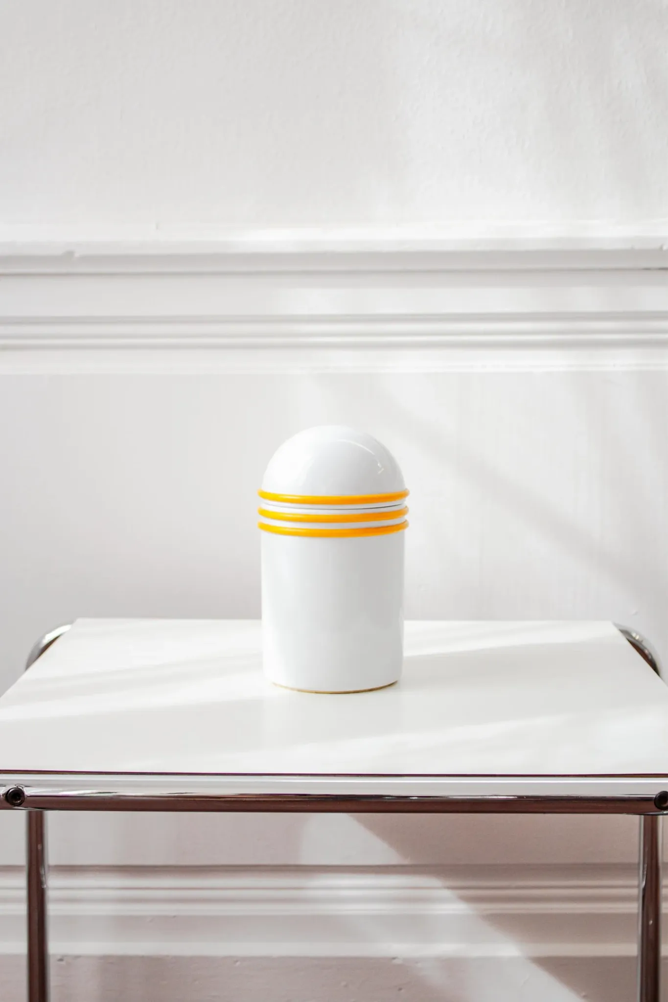 Set of vintage boxes for the bathroom, space age design, faience.