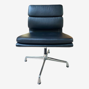 Soft Pad Swivel Chair - Charles Eames - About 2007