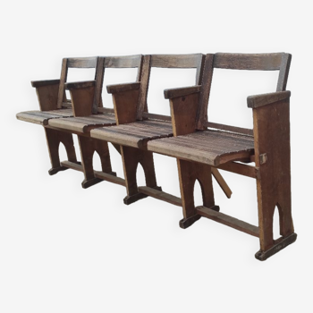 Rangée de 4 sièges fauteuil de cinéma vintage en bois patiné