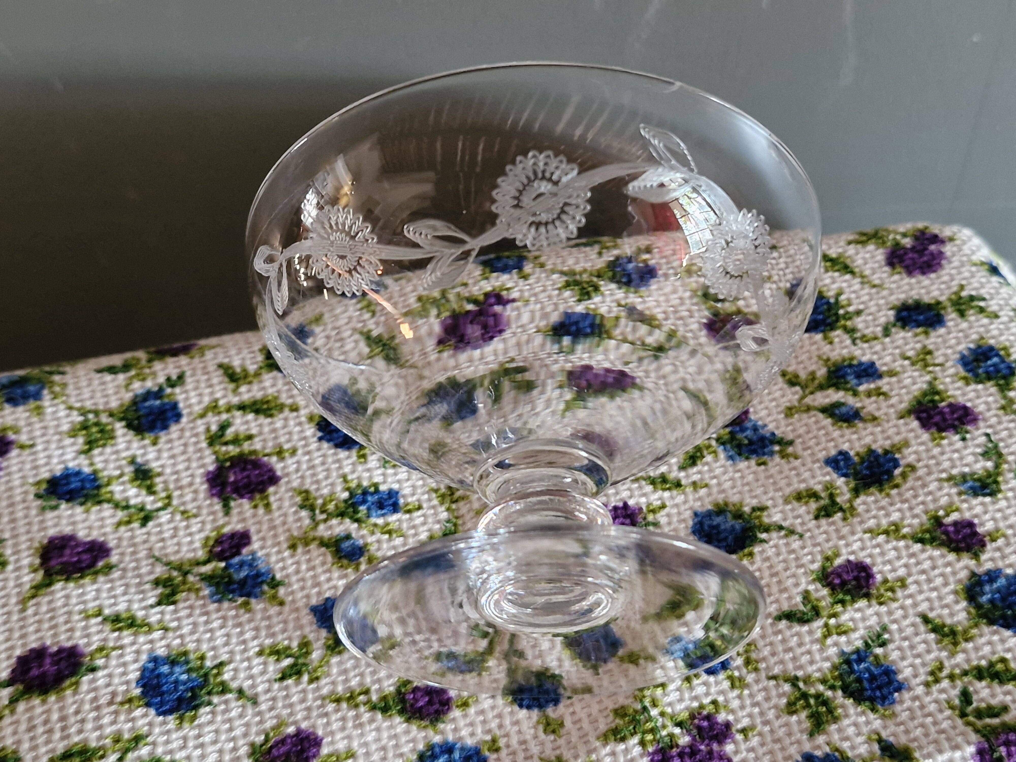 3 Art Deco Champagne Coupes in Engraved Crystal with Daisies