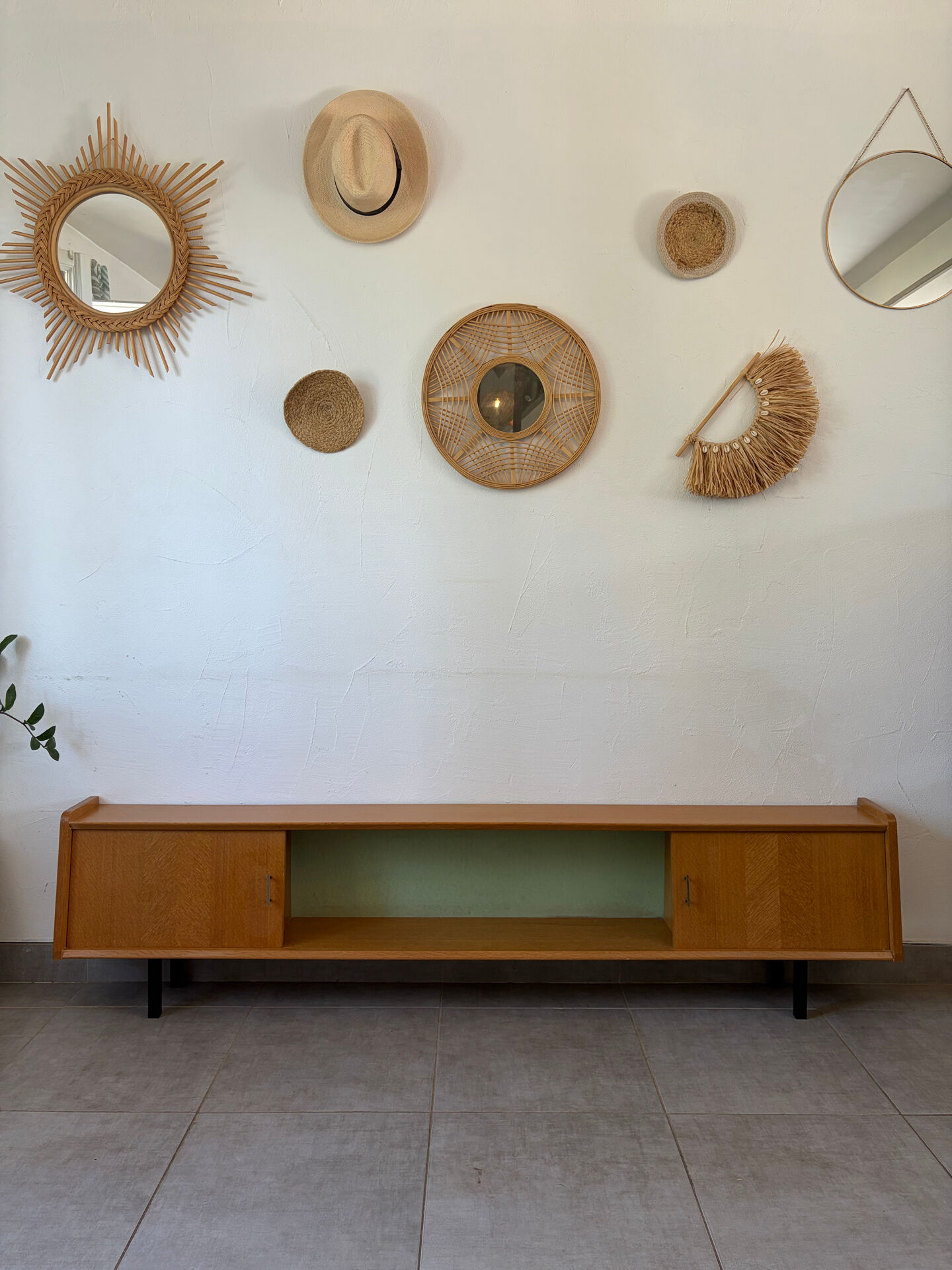 Vintage low enfilade from the 1960s (shallow)