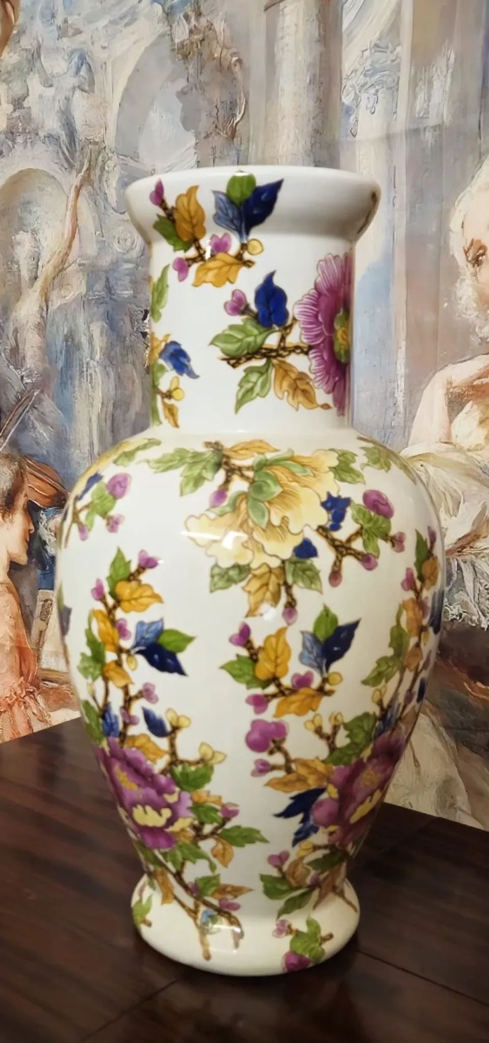 Important porcelain vase with floral decoration – Asian style – 20th century