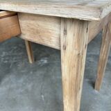 Desk table