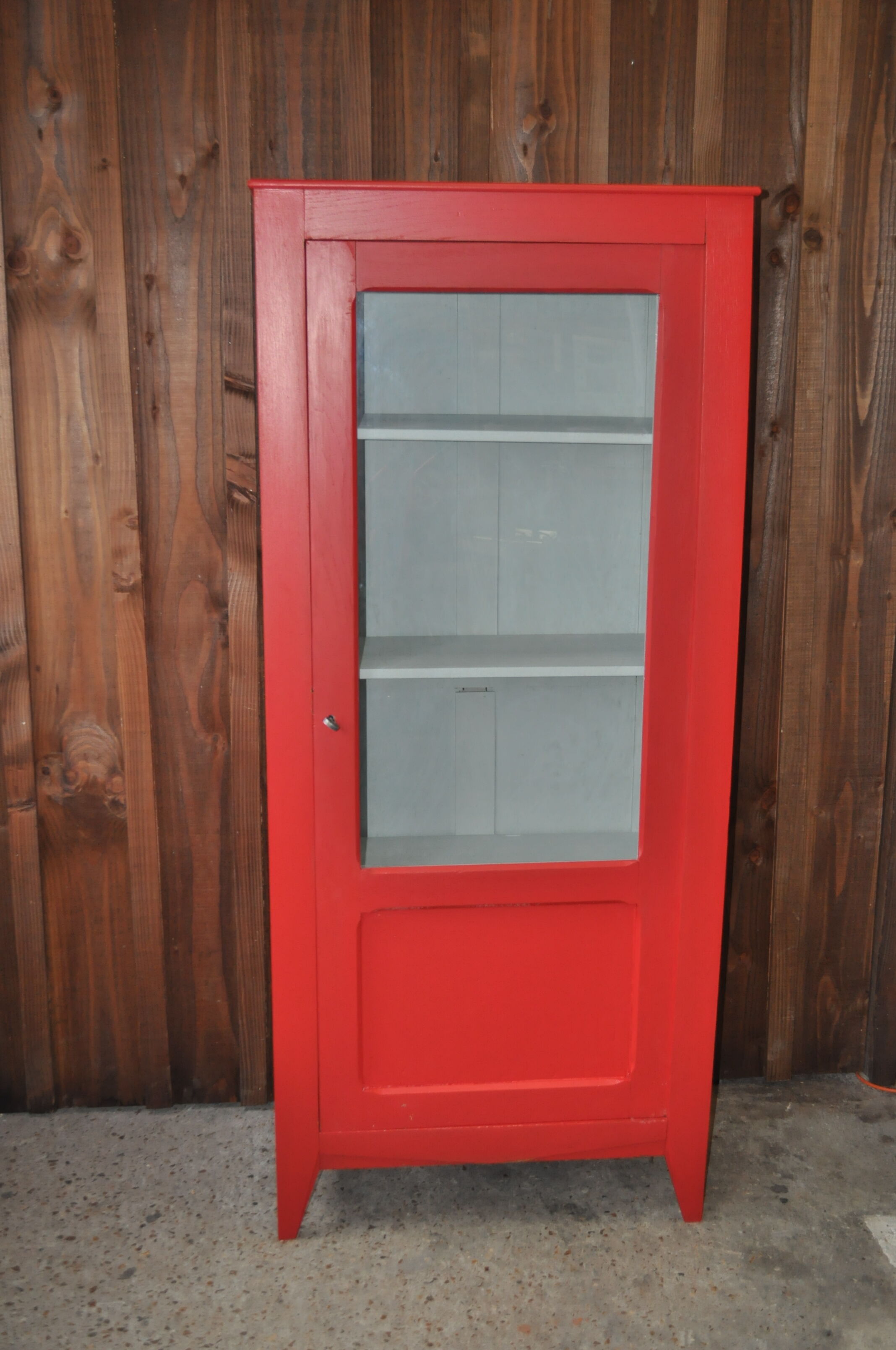 Vintage red showcase