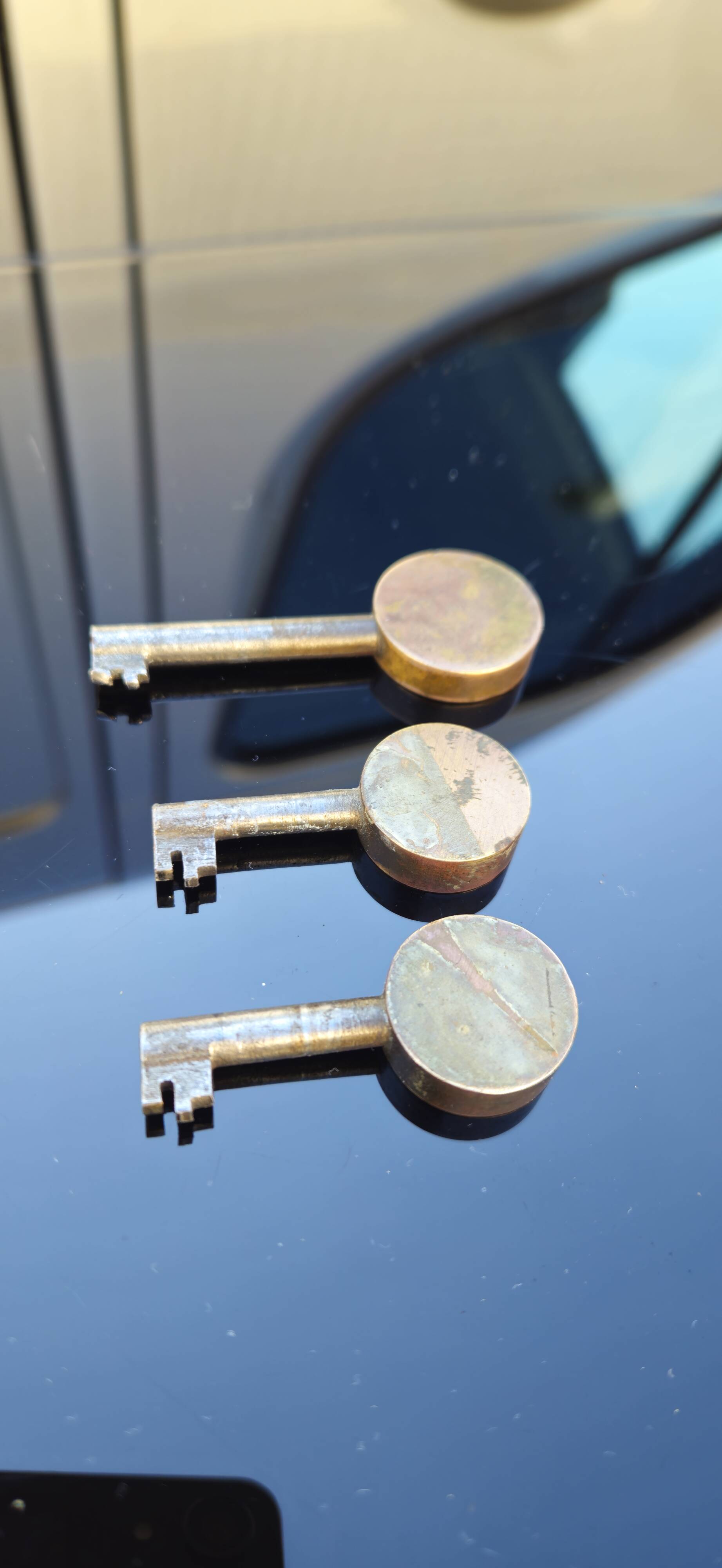 Important buffet / enfilade Art Deco period in polychrome engraved glass.