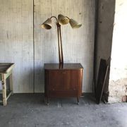 Meuble à boissons Art Déco en noyer marron avec lampe intégrée et laiton, 1950s