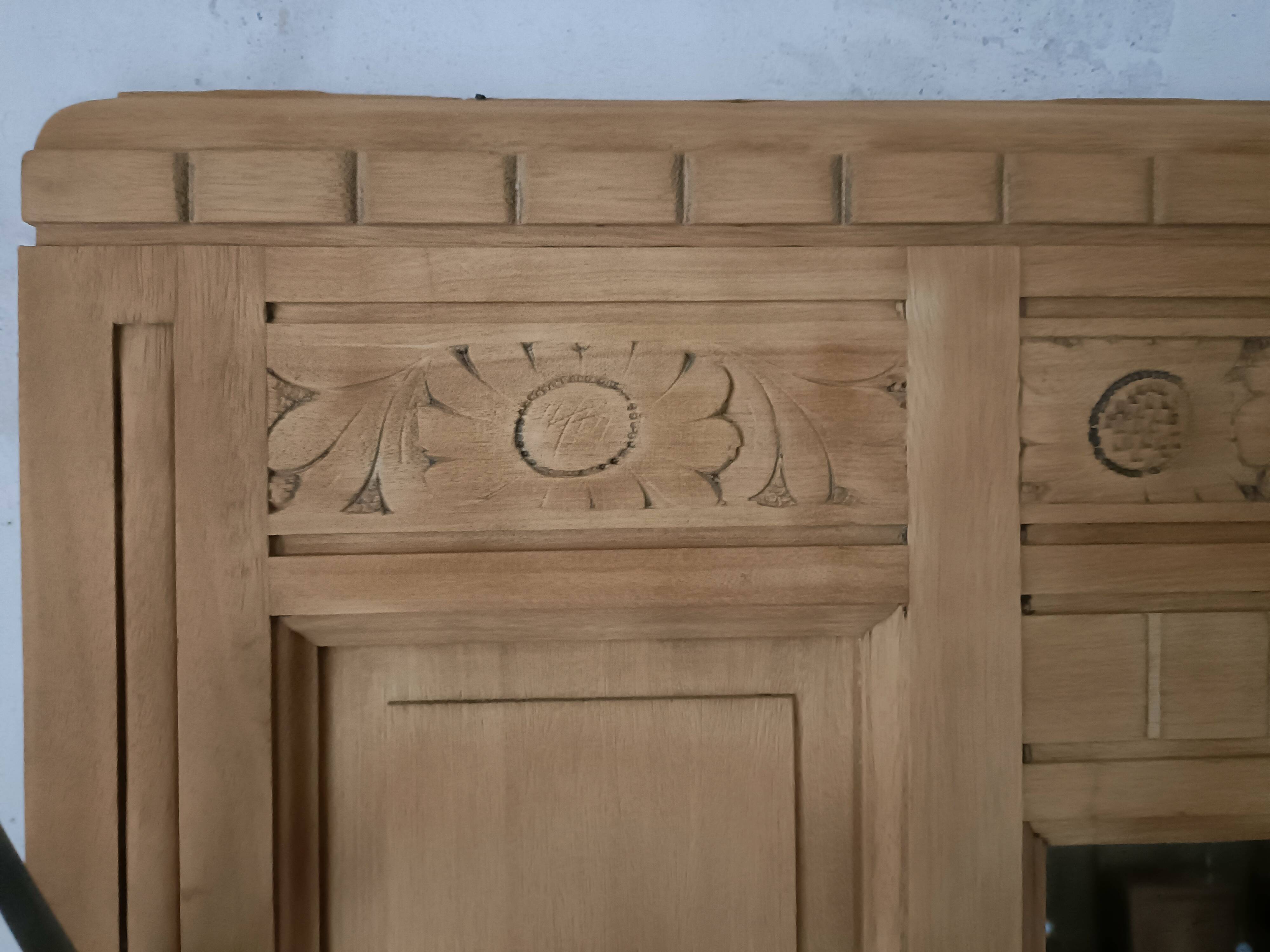 Entrance hall, renovated Art Deco coat rack