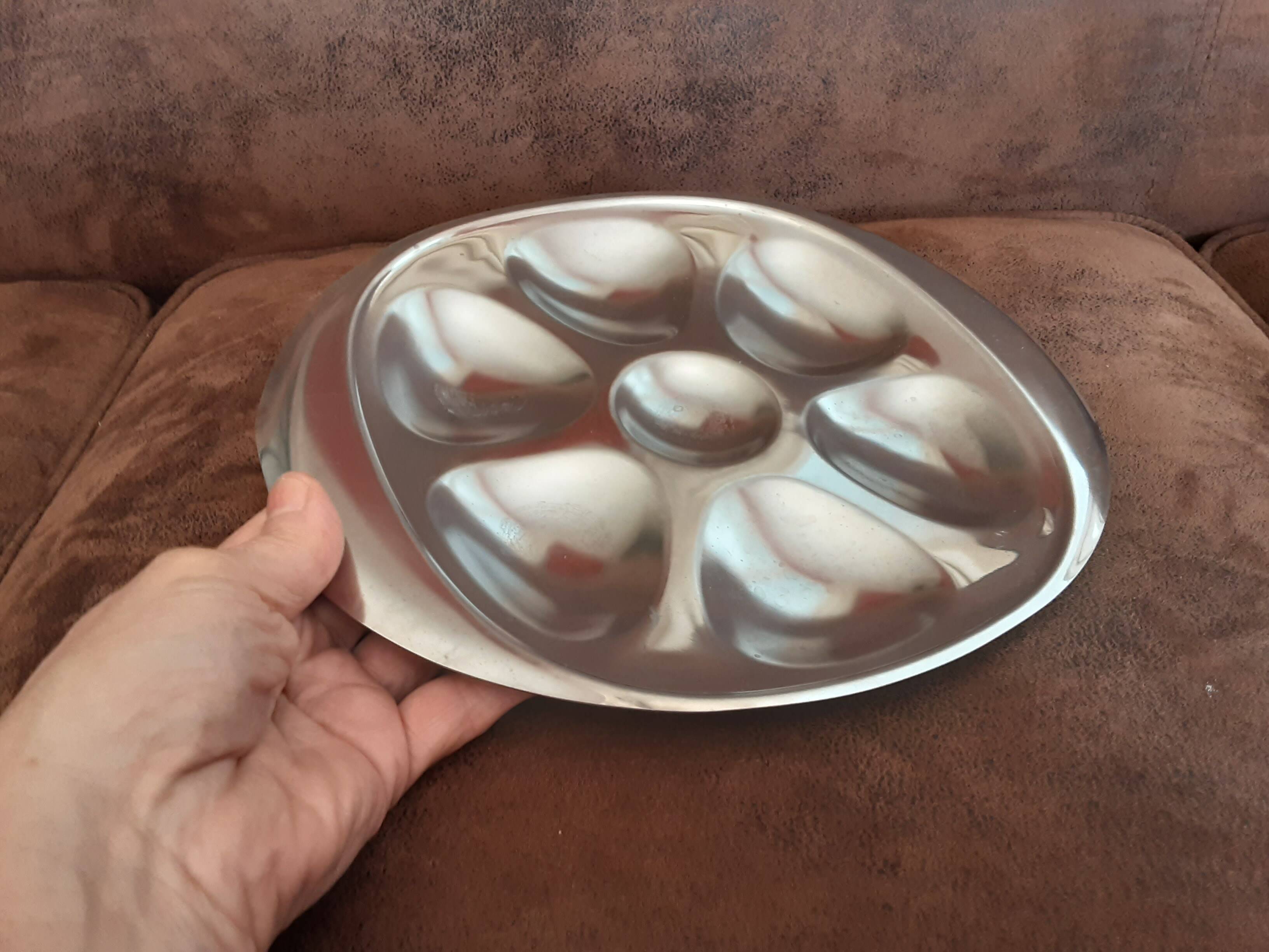 Set of 6 metal oyster plates