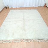 Handwoven white wool rug, traditional style, size 150 x 250 cm