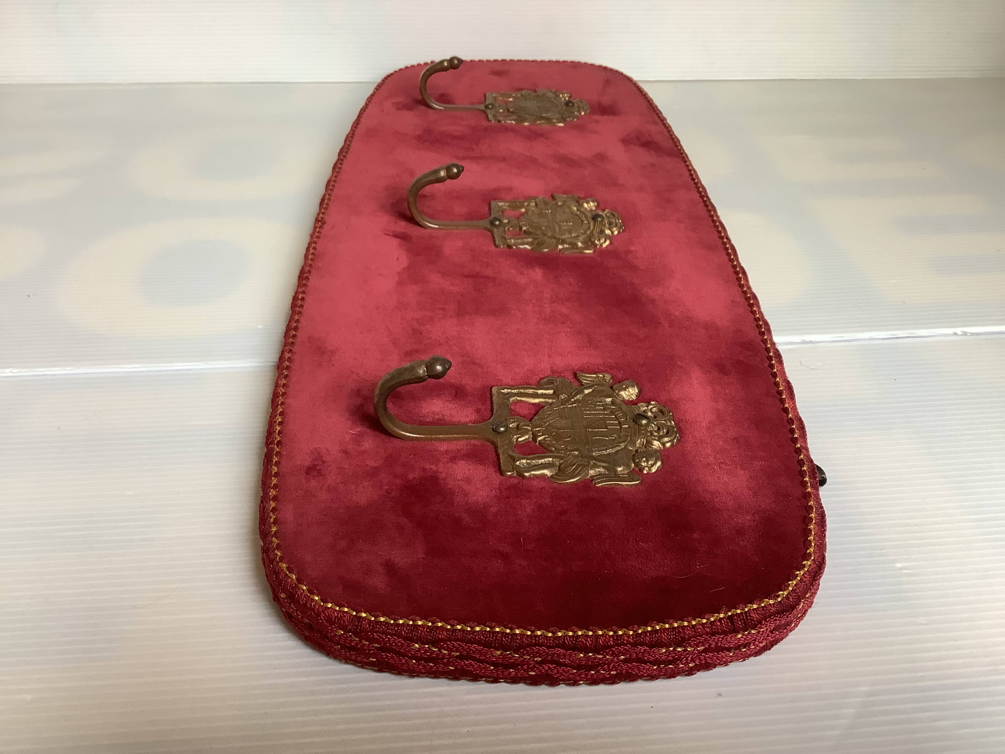 Baroque coat rack in garnet-burgundy velvet