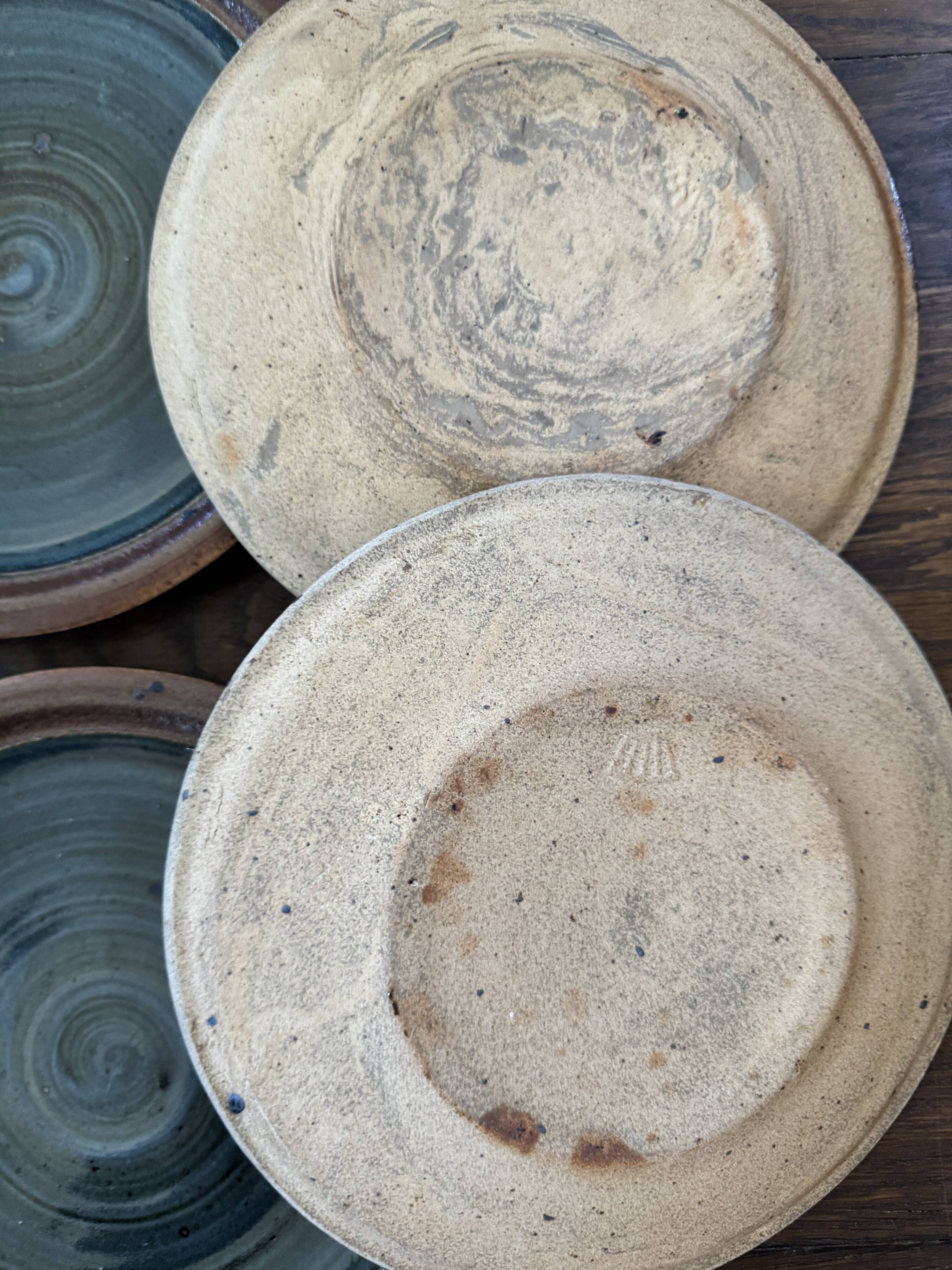 6 flat plates by Pierre Digan stoneware from the 70s