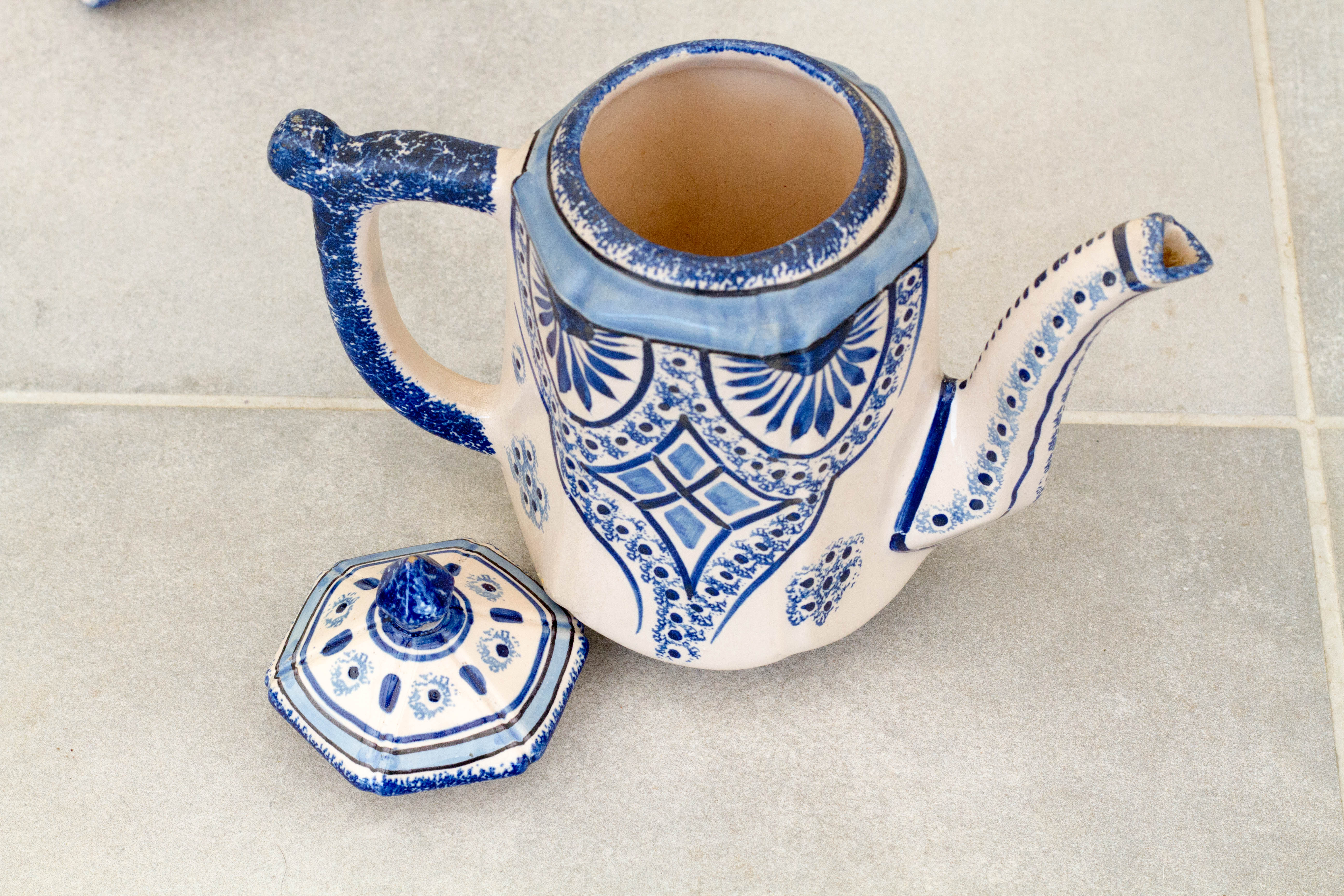 Quimper porcelain tea or coffee service signed Henriot from 76