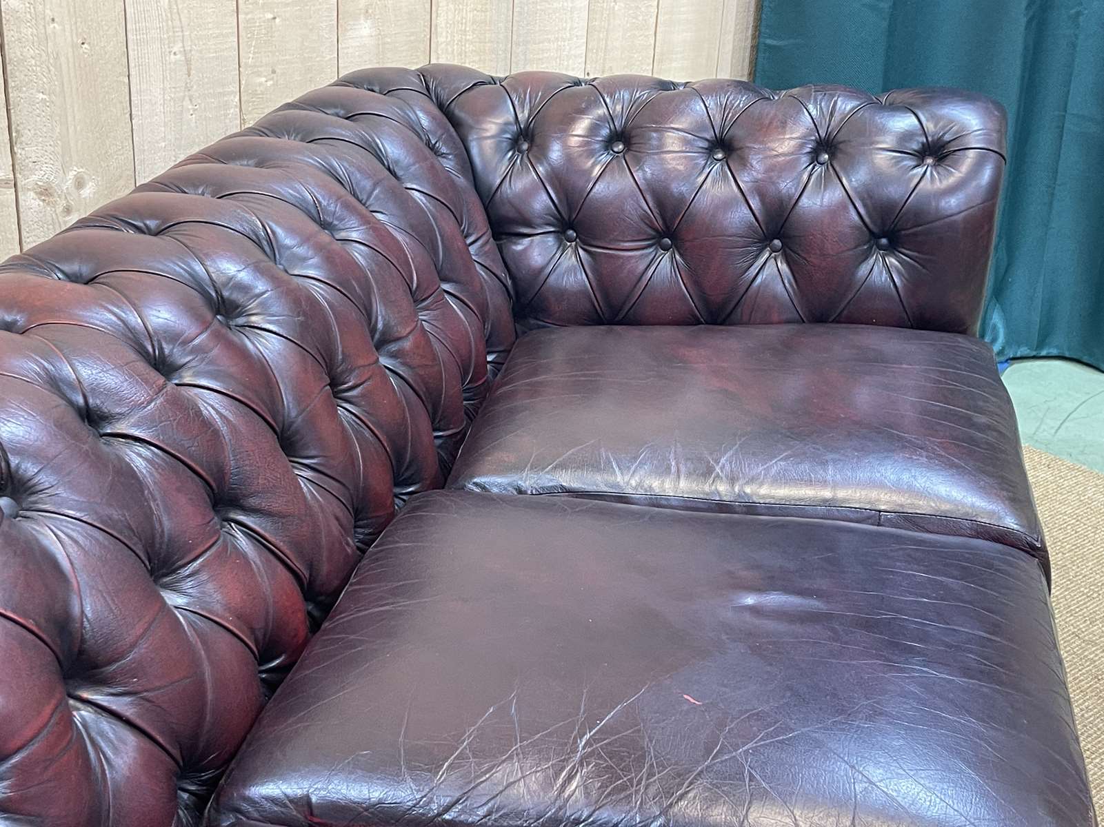 Chesterfield 3-seater sofa in red leather from the 70s