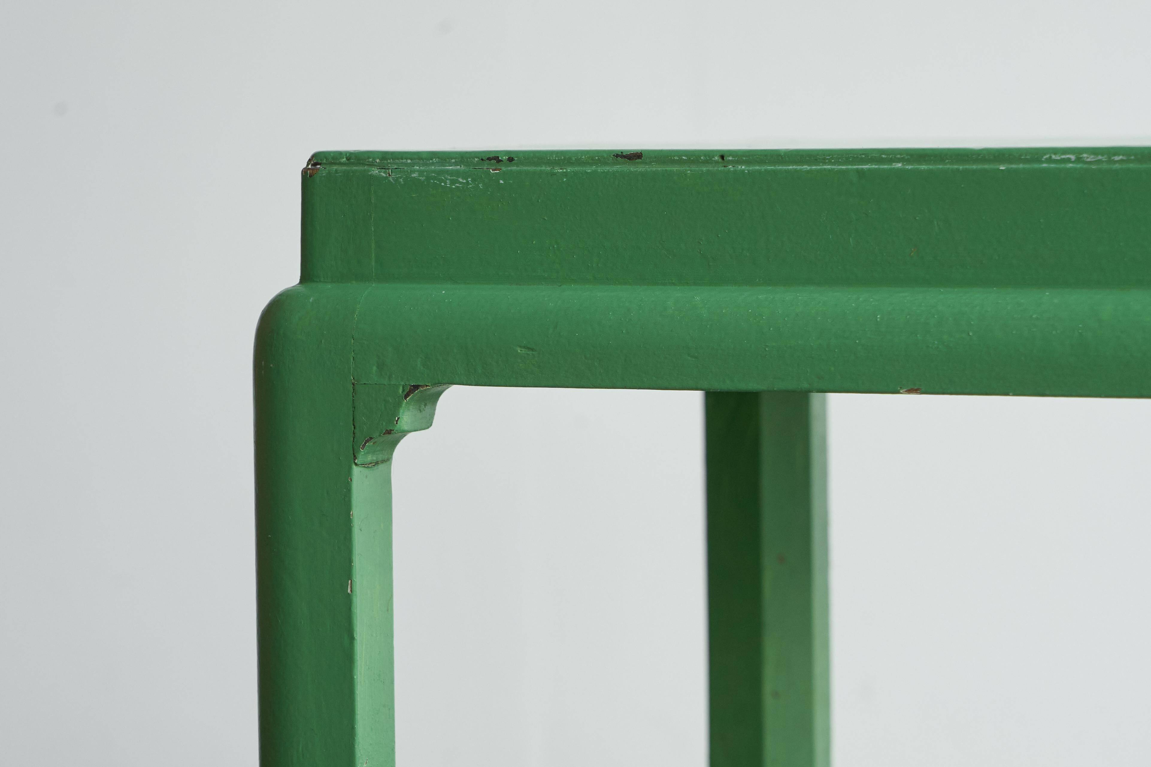 Japanese-style side table in jade wood from the early 20th century.